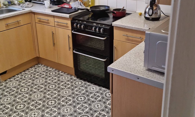 Waterlooville House | Beachside Retreat: Family-Friendly with Pool Access
