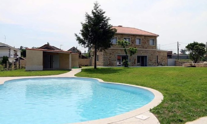 Poio Cottage | Ideal Rural Retreat for 10 with Private Pool and Garden