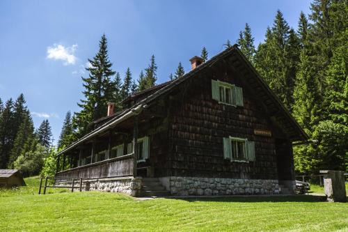 Zgornja Sorica Ski Chalet | Cottage for big groups, nature is calling