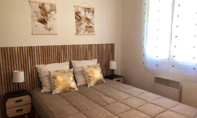 Saint-Christol-Les-Ales House | Cottage 'Gite Le Murier Platane' with Wi-Fi and Air Conditioning