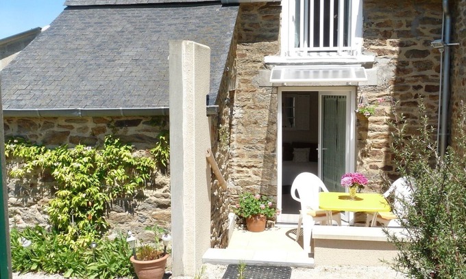 La Hisse Cottage | Cozy Cottage for 2 Near Rance - Guest Rated 9.8/10