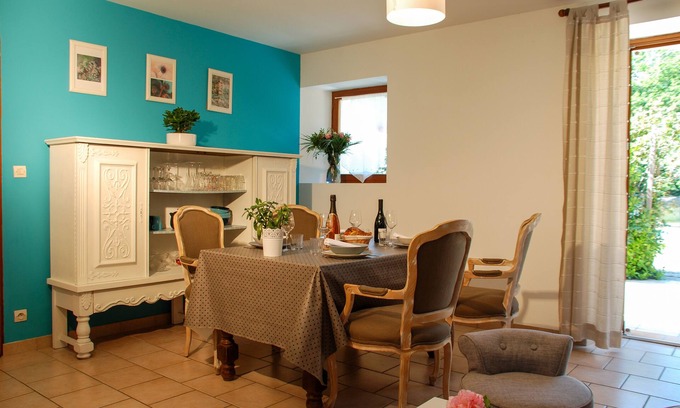 Vallieres-les-Grandes Cottage | Cozy Cottage with Wet Room and Park View Amenities