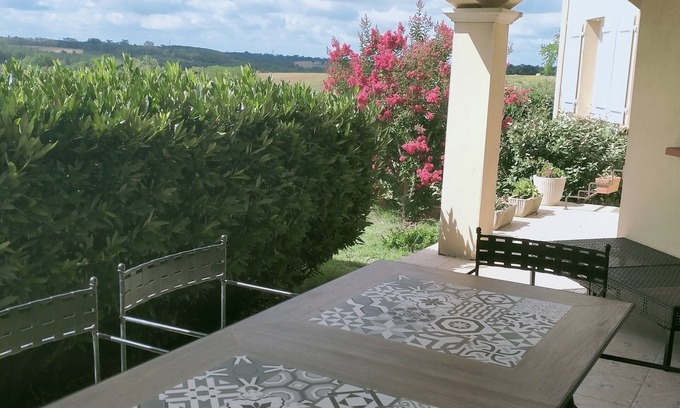 Auvillar House | Relaxing Retreat at Plain Pied, Auvillar: Pet Friendly & Spa