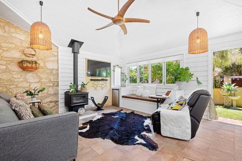 Palmyra Villa | Explore Cottage Gem: 2BR Parkside Retreat with Pool