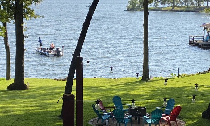 Henderson County House | Waterfront Brierwood Bay Lakehouse: Guest Rated 9.8/10