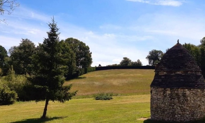 Fossemagne Cottage | Cottage 'Gite Xl 8 Personnes' with Private Pool, Private Terrace and Shared Garden
