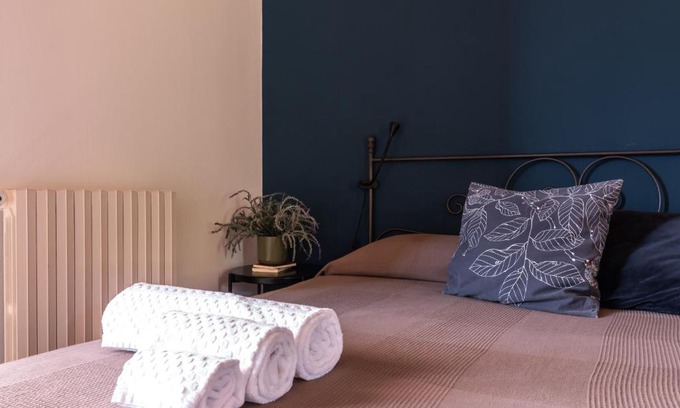 Caltagirone House | Charming Cottage Surrounded by Vineyards with Ocean Views