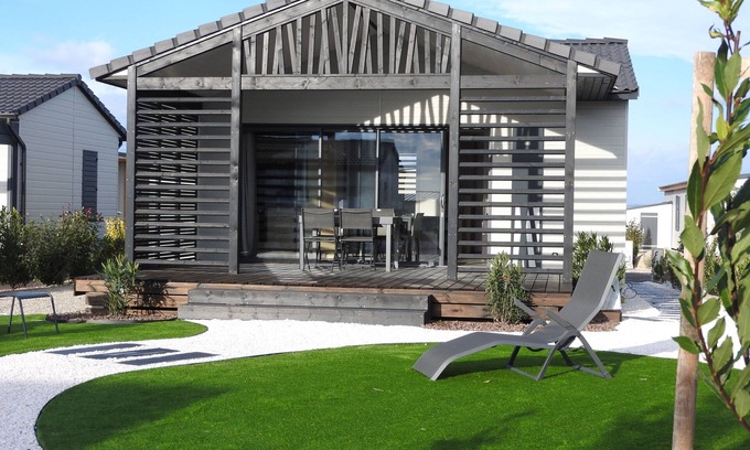 Pomerols Ski Chalet | Perfect Cottage in a Guarded Leisure Park with Ocean View