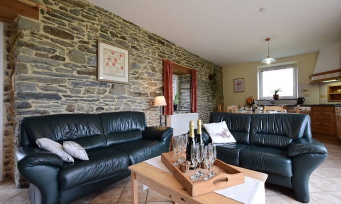 Tavigny Cottage | Cozy Cottage in Neufmoulin with Meadow View - Guest Rated 9.8