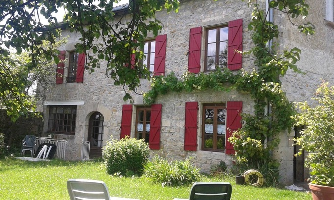 Dun-sur-Meuse House | Perfect Cottage Retreat in Dun-high "LA BAURETTE" Awaits