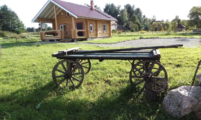 Bugrovo House | Cozy Cottage in Kirillovo: Pet-Friendly with Kitchen Amenities