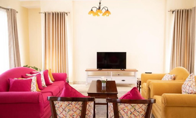 Nanyuki Villa | Family-Friendly Cottage in Nanyuki with Pool & Breakfast