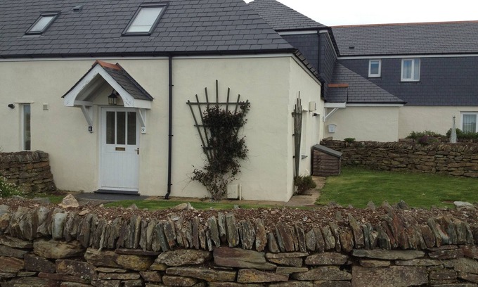 Treator Cottage | Charming Cottage Near Beaches and Padstow - Pet Friendly