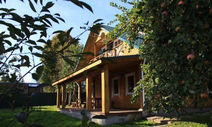 Bugrovo House | Dreamy Cottage in Sharobyki with Private Beach & Hot Tub