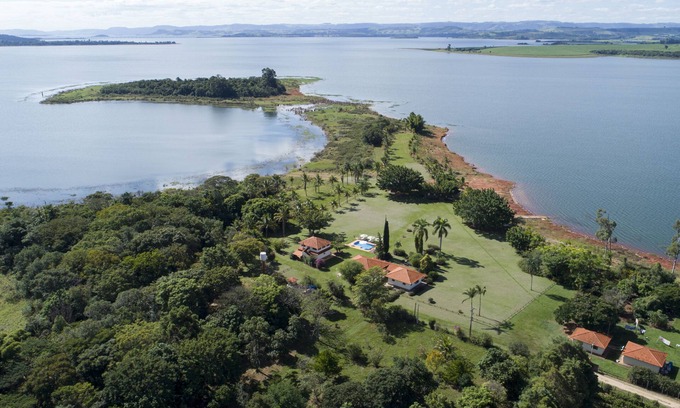 Barao de Antonina House | Idyllic Cottage by Chavantes Dam with Beach and Pool