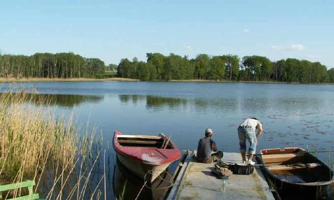 Annenwalde House | Forest Retreat: Pet-Friendly Cottage Near Lake & Reiterhof