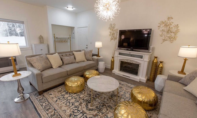 Fairbanks House | Family-Friendly Cottage in the Hills - Rated 10/10!