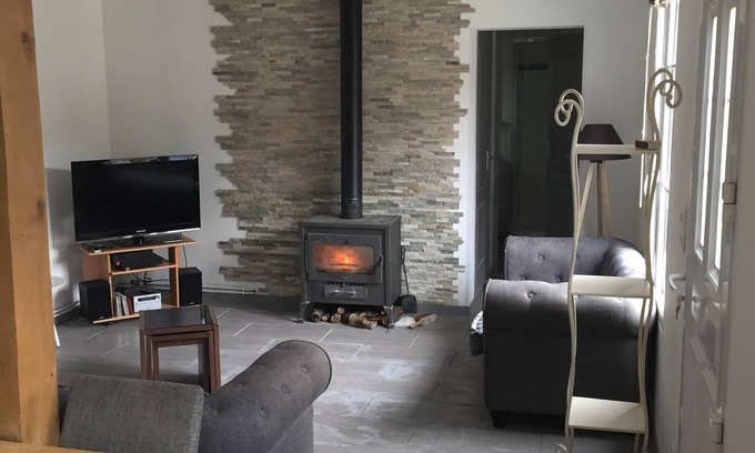 Blere House | Serene Cottage Retreat Near Cherval Chenonceau with Spa
