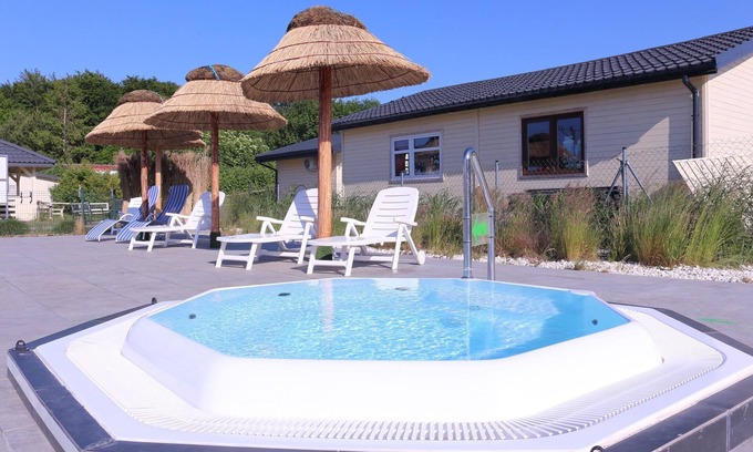 Ustronie Morskie House | Inviting Holiday House with Pool & Sauna in Ustronie