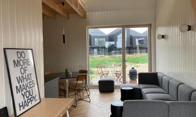 Klaipeda District Municipality Apartment | Cozy Cottage Kotedžas Svencelėje: Pet & Child Friendly Retreat