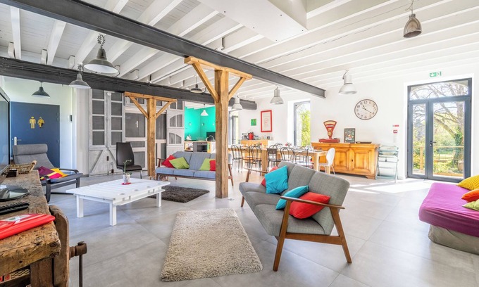 Joue-sur-Erdre House | Cozy Cottage 'L'erdre Au Moulin' with Private Terrace & Wi-Fi