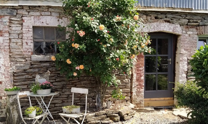 Longchamps-bertogne Cottage | Cozy Cottage La Bergerie de Luna for Two with Kitchenette