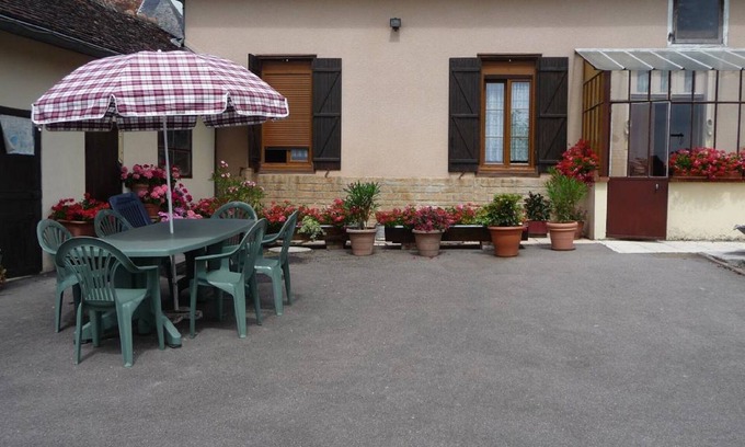 Laubressel Cottage | Idyllic Cottage Le Balcon du Parc with Lake View & Kitchen