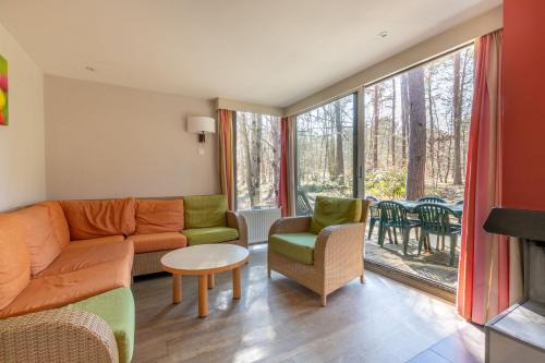 Chaumont-sur-Tharonne House | Pet Friendly Cottage les Hauts de Bruyères - Highly Rated Escape