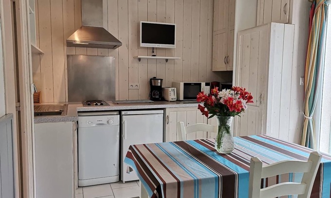 Sainte-Marie-de-Re Cottage | Idyllic Cottage Les Roses de Mer - Perfect for Families