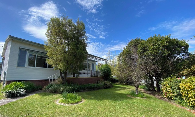 Khancoban Cottage | Cottage located at the gateway to the beautiful Kosciusko National Park.