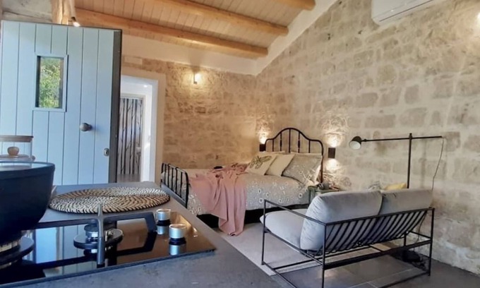 Monterosso Almo Cottage | Cozy Cottage with Scenic Pool and Garden Views