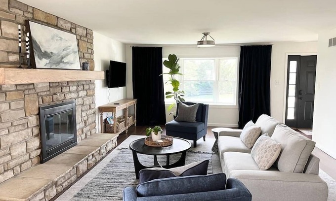 Union House | Top-Rated Cottage Near Ark/Creation Museum with Ocean View