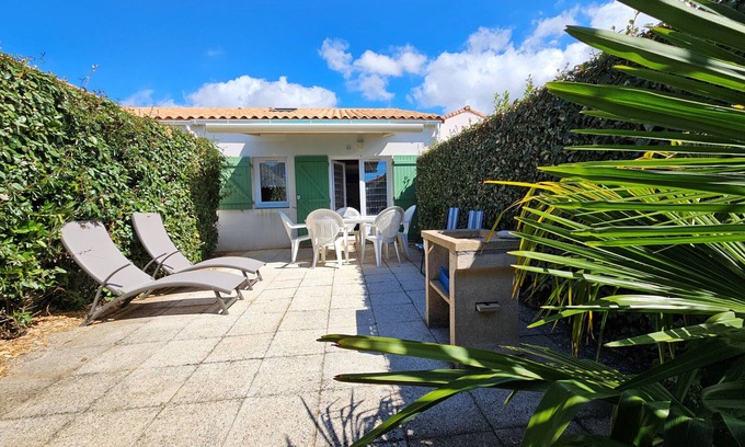 La Tranche-sur-Mer House | Villa La Tranche-sur-Mer: Oceanfront Retreat for Families