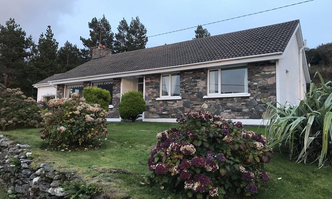 Derrynane House | Beachfront Cottage with Ocean Views and Pool - Guest Rated 9.8