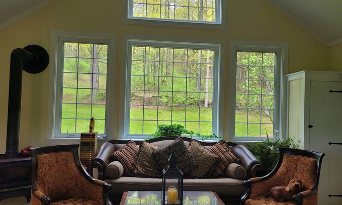 Greenwich Cottage | Relaxing Cottage on 40-Acre Estate Near Saratoga Race Track