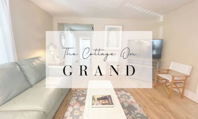 Carterville Cottage | Exceptional Cottage on Grand: Family-Friendly with Kitchen