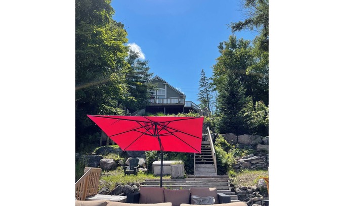 Seguin Cottage | Relaxing Cottage on Lake Jo with Hot Tub & Pet-Friendly Perks