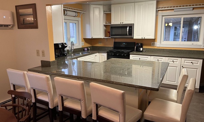 Town of Varick Cottage | Idyllic Cottage on Seneca Lake with Private Dock & Kitchen