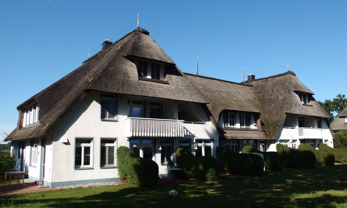 Stolpe auf Usedom Apartment | Lagoon-View Cottage B8: Pet-Friendly and Family Ready
