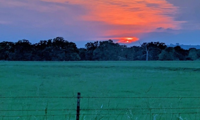 Red Rock Cottage | Cozy Cottage on the Ranch: Pet-Friendly Getaway Near ATX