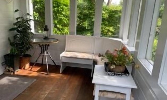 Greenport Cottage | Waterfront Cottage with Pool and Ocean View - 10/10 Rating