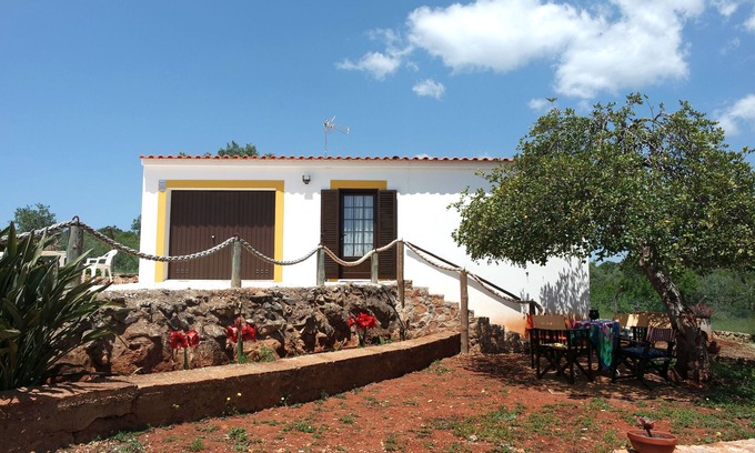 Colegio Cottage | Cozy Cottage Just 6km from the Beach with Pool & Spa