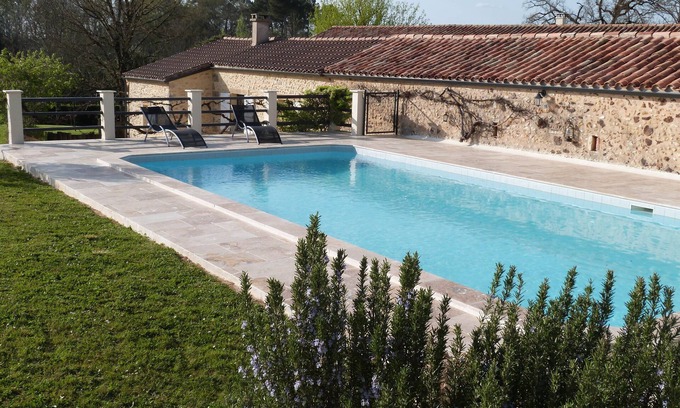 Capdrot Cottage | Guest Rated 10/10: Cottage Roussille with Ocean View & Pool