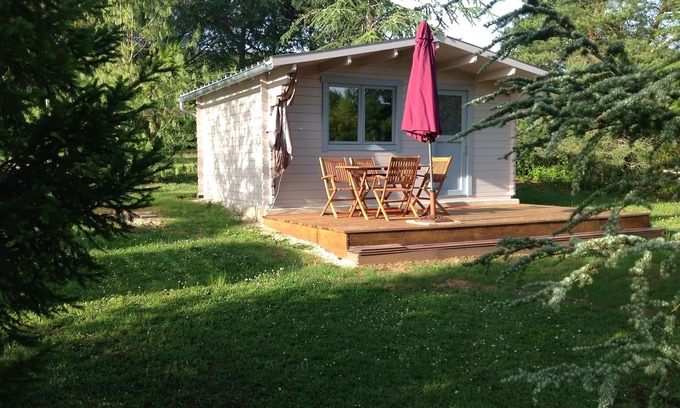 Tour-de-Faure Ski Chalet | Charming Cottage in Saint Cirq Lapopie with Pool
