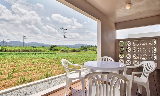 Yonamine Cottage | Seawind Cottage NAKIJIN: Oceanfront Escape with Breakfast