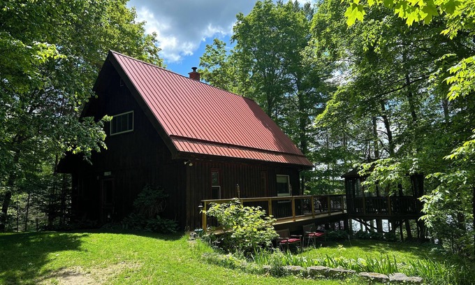 Tudor and Cashel Cottage | Experience Lake Views at Serenity Now Cottage