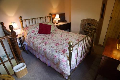 Crawcrook House | Charming Secret Cottage in a Picturesque Walled Garden