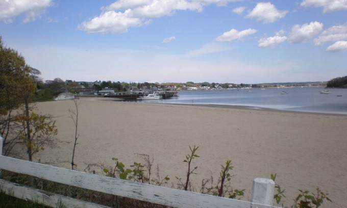 Onset Cottage | Cozy Cottage Steps from the Beach - Pet & Child Friendly