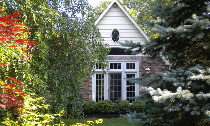 New Hope Apartment | Cozy Cottage Studio Suite with Spa and Breakfast Included