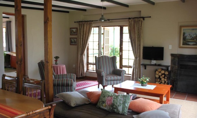Dullstroom Ski Chalet | Discover Cottage Suikerbekkie: 4-Star Family-Friendly Retreat